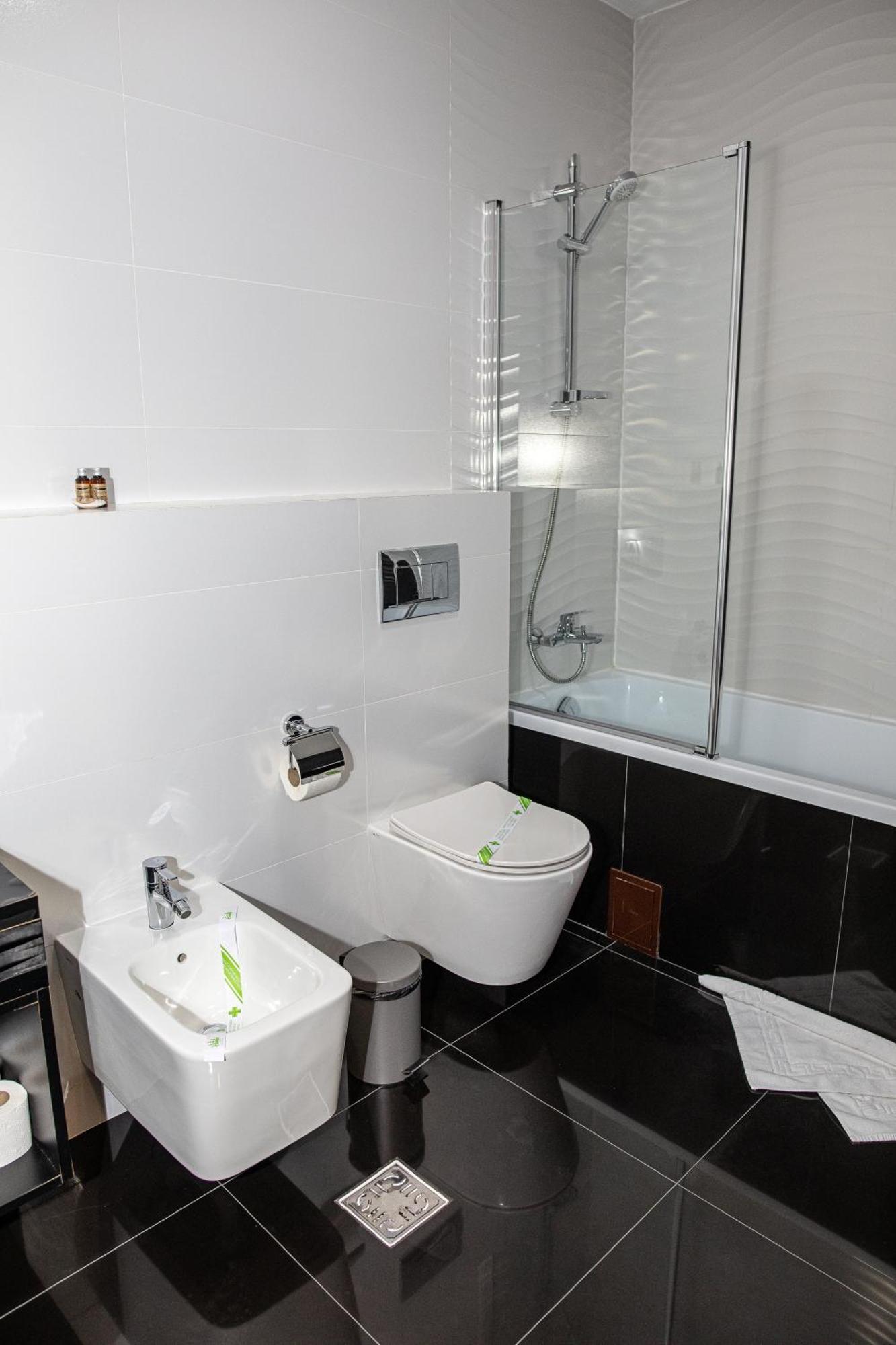 Hotel Complex Noblesse à Vaslui Extérieur photo