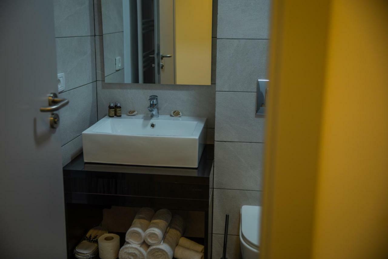 Hotel Complex Noblesse à Vaslui Extérieur photo